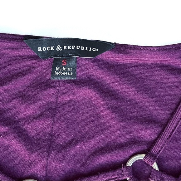 Rock & Republic Criss Cross Ring Detail Sleeveless Top Size S - Picture 3 of 7